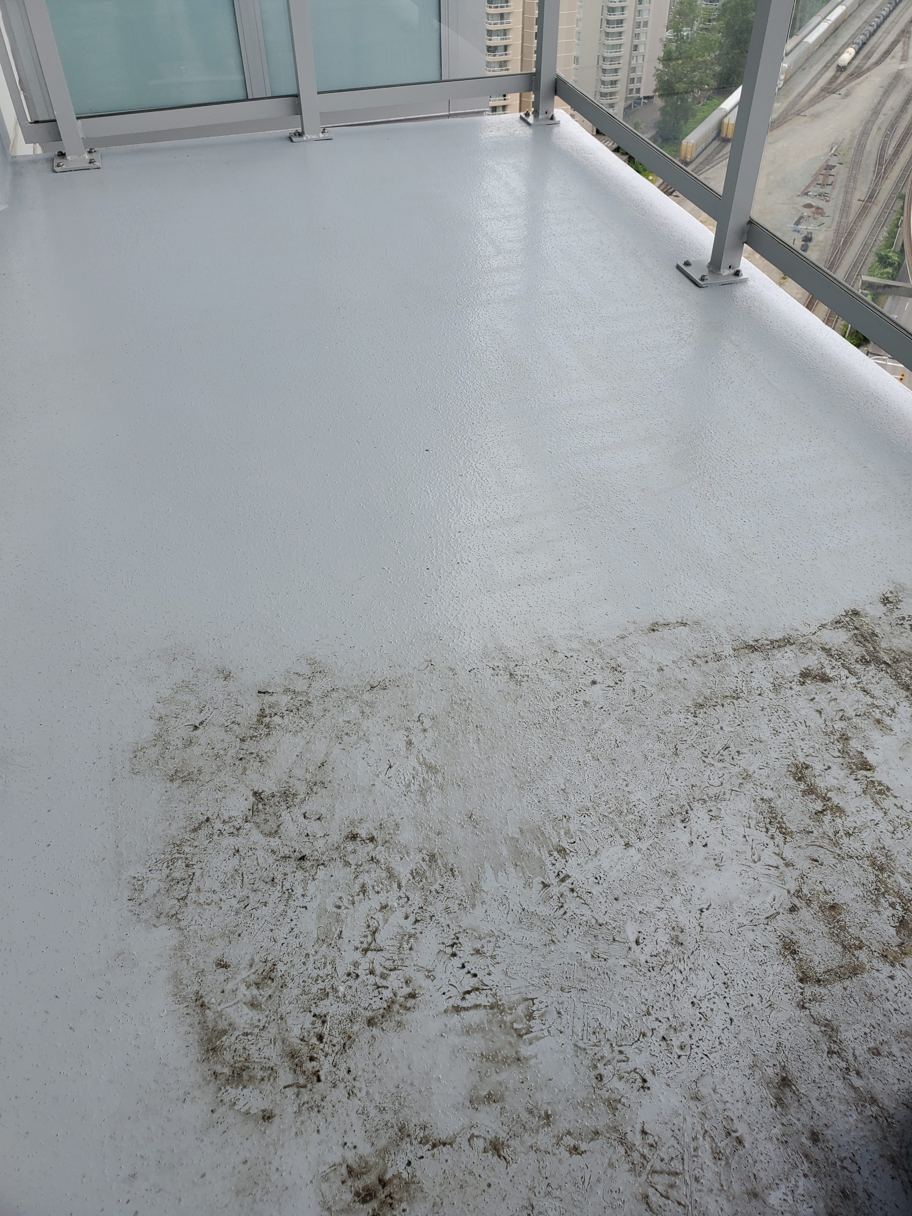 brentwood burnaby balcony cleaning